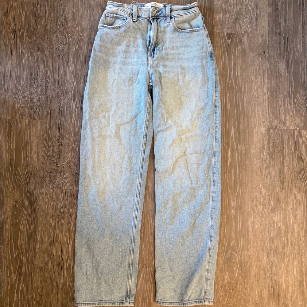 Hollister Light Blue Women's High-Rise Straight Jeans